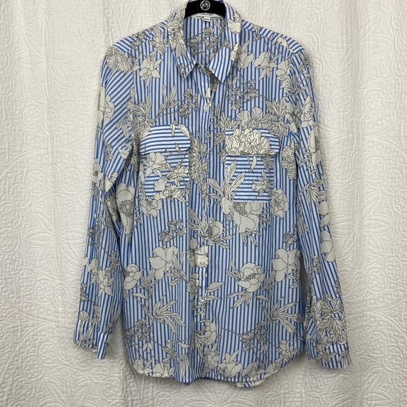 Express Women’s City Shirt Blue & White Striped Floral sz Medium - Picture 1 of 12